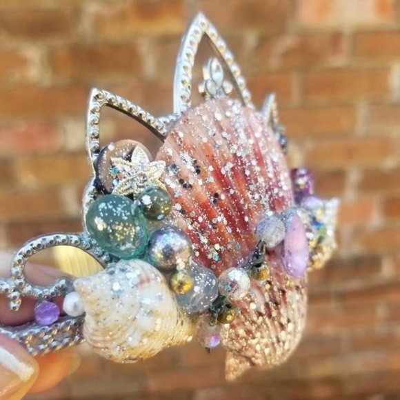 Mermaid Seashell Crown / Tiara - Picture 3 of 10
